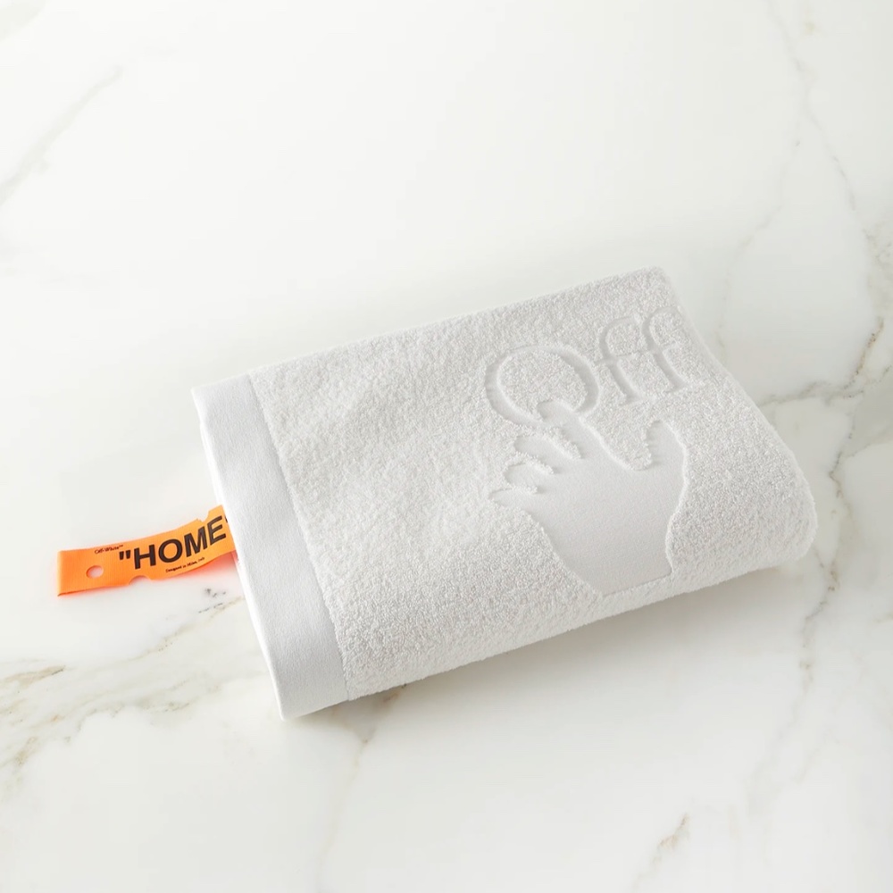 Off white towel set